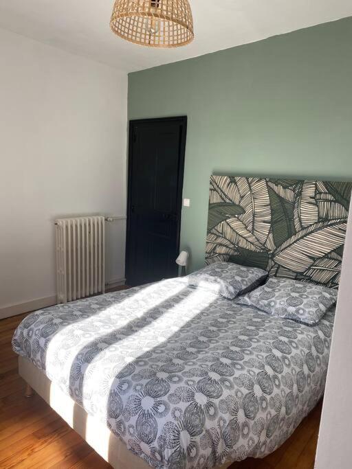 Gite De Tom Et Mag Classe 3 * Clevacances Vila Pontgibaud Exterior foto