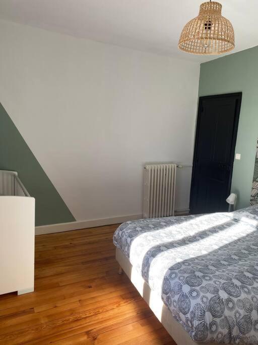 Gite De Tom Et Mag Classe 3 * Clevacances Vila Pontgibaud Exterior foto
