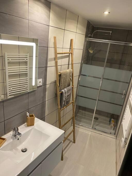 Gite De Tom Et Mag Classe 3 * Clevacances Vila Pontgibaud Exterior foto